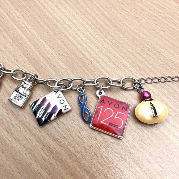 AVON Celebrating 125 years charm bracelet 2011 Beautiful! 7 in + 1.5‎ Ext. - Picture 8 of 10